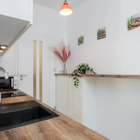 Nova Cybernetyki Appartement